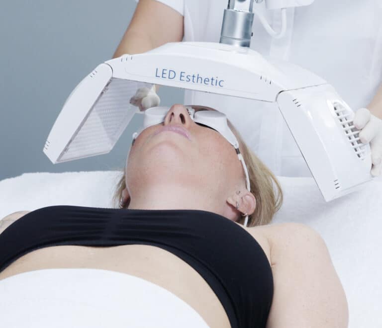 Led Esthetic (Photobiomodulation)